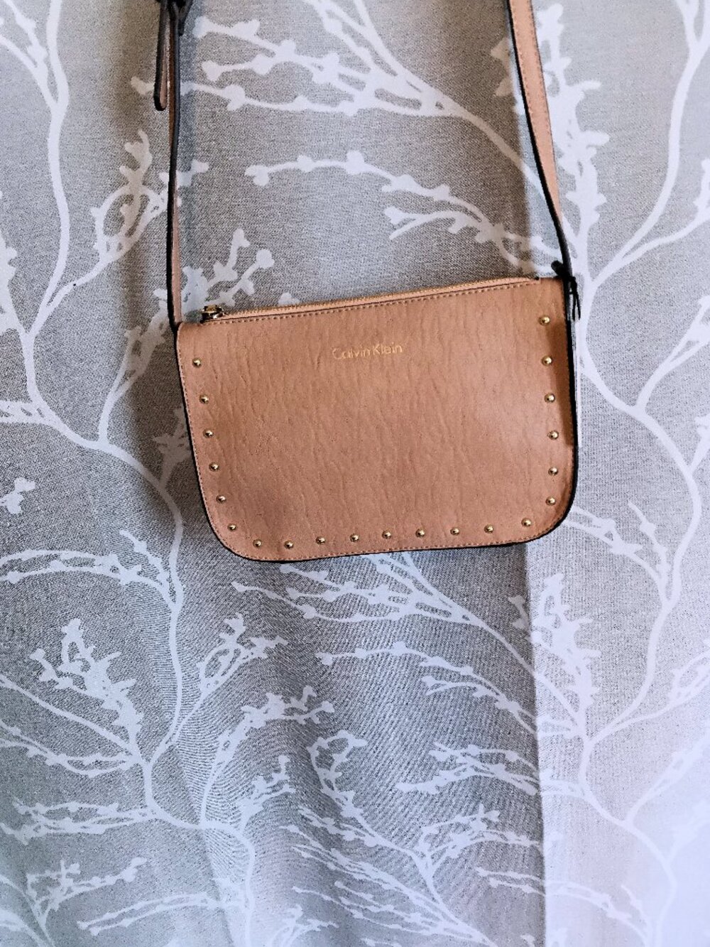 ✨ NWT ✨ Calvin Klein Cora Studded Minimalist Crossbody Bag - Soft Blush - Picture 2 of 10